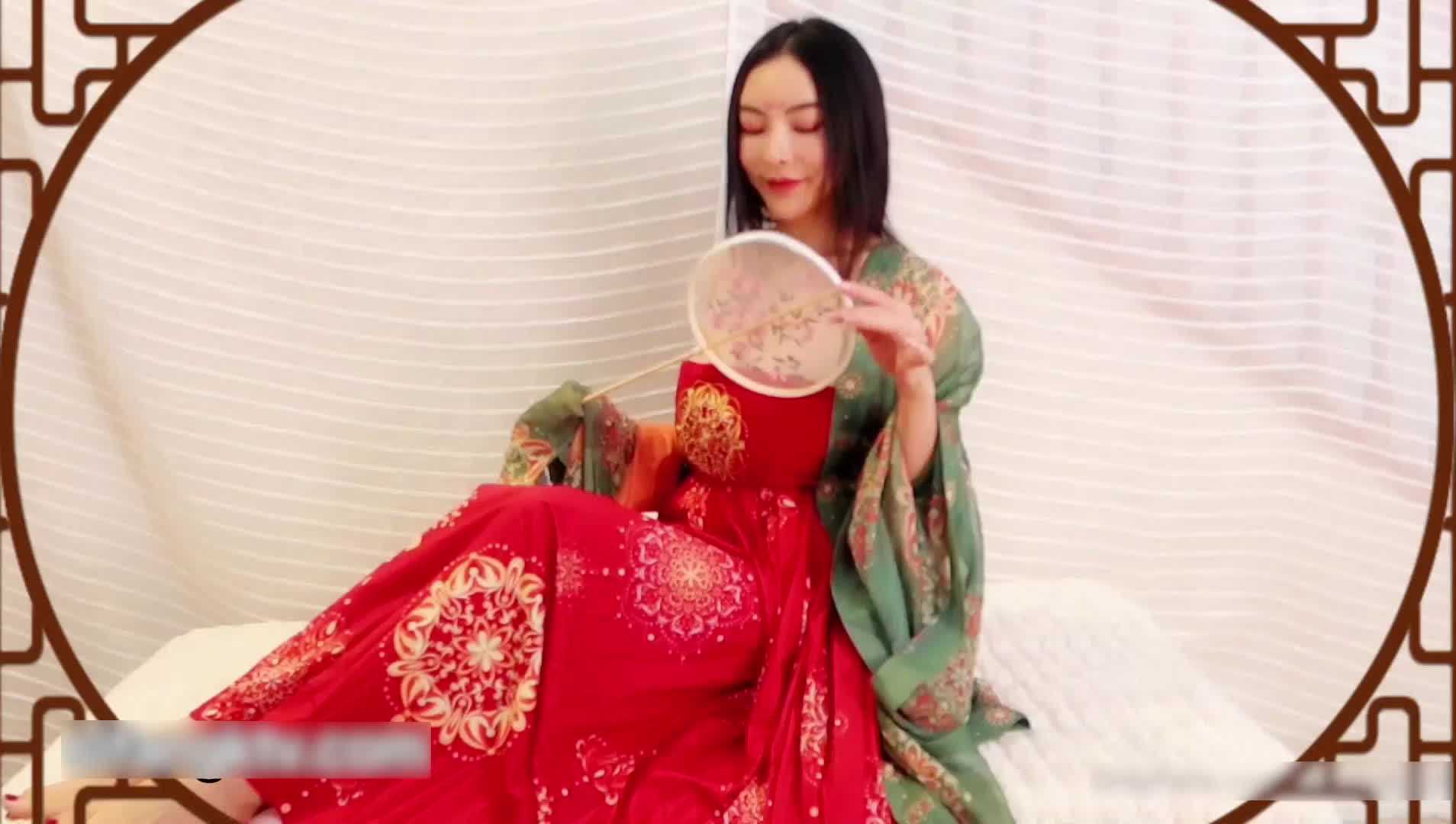 『谭晓彤』五月最新古装COS换装视频 扒穴高清展示 冲击豪乳浪穴